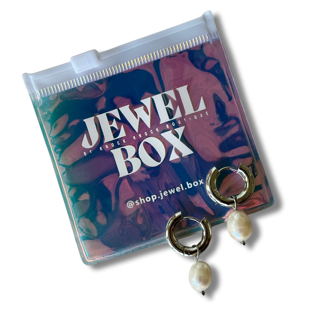 Jewel Box: The Socialite