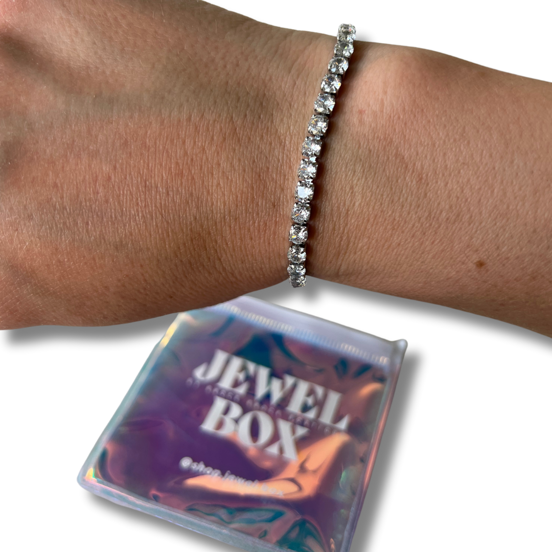 Jewel Box: The Socialite