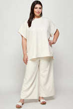 Load image into Gallery viewer, Geo Ribbed Cropped Wide Pants - Creme
