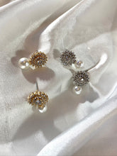 Load image into Gallery viewer, Crystal Earring with Drop Pearl
