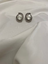 Load image into Gallery viewer, Sparkly Clip On Earrings
