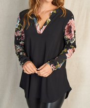 Load image into Gallery viewer, Floral Sleeve Tunic Top
