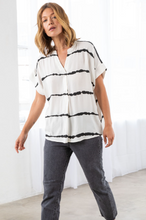 Load image into Gallery viewer, Printed Stripe Short Sleeve Top
